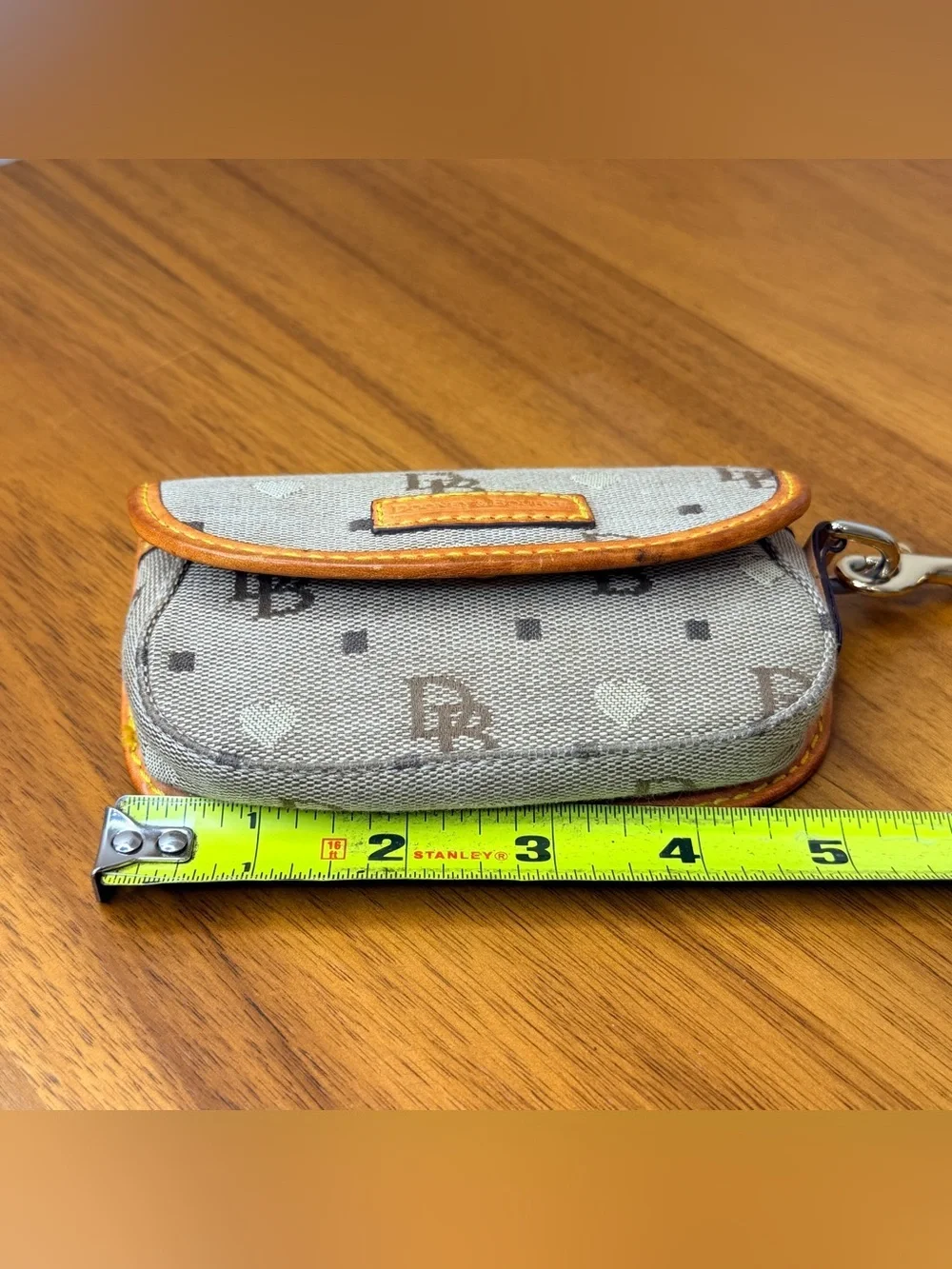Dooney & Bourke Small Wristlet Gray Tan DB Heart Canvas Leather Trim Y2K Vtg